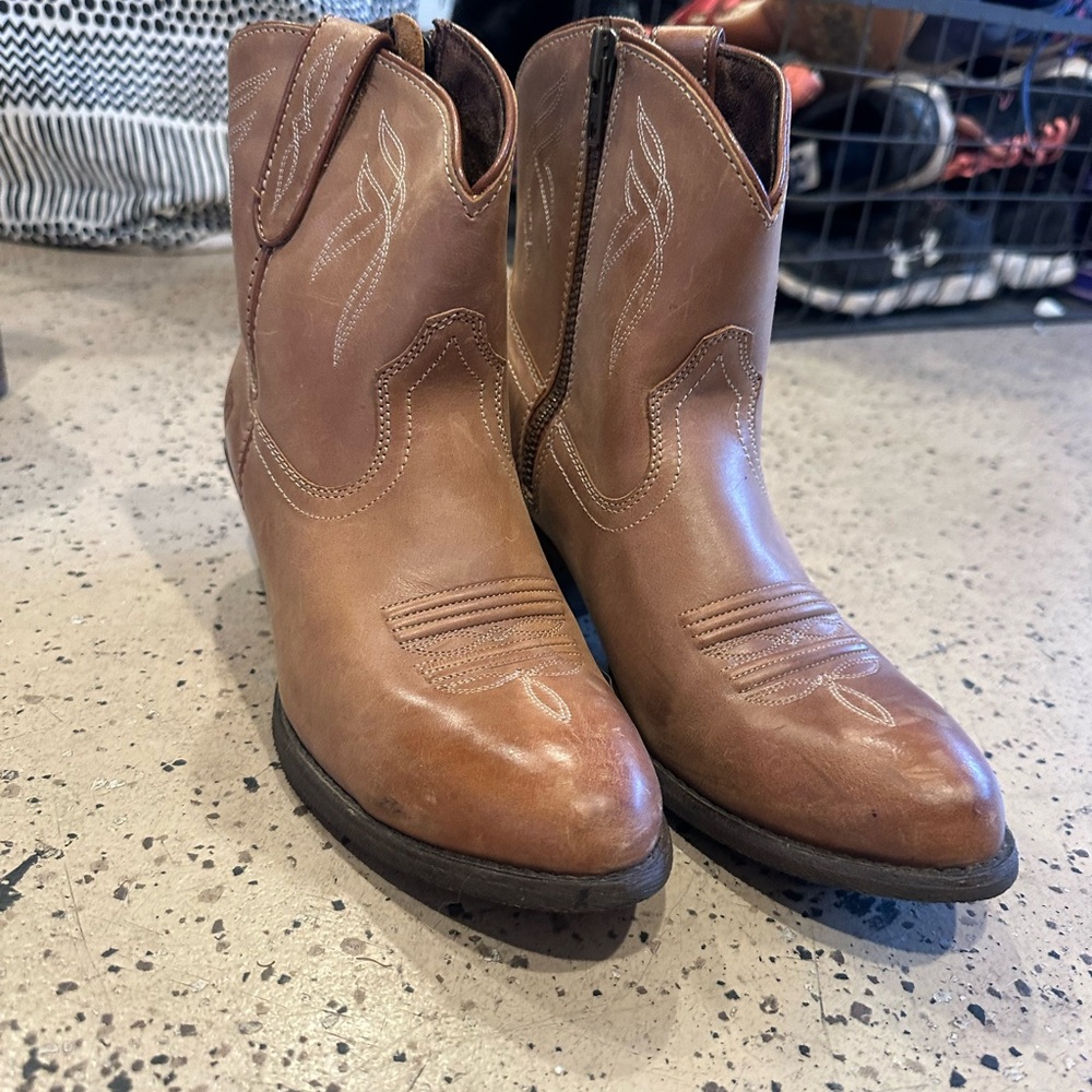 Ariat Brown Leather Western Boots